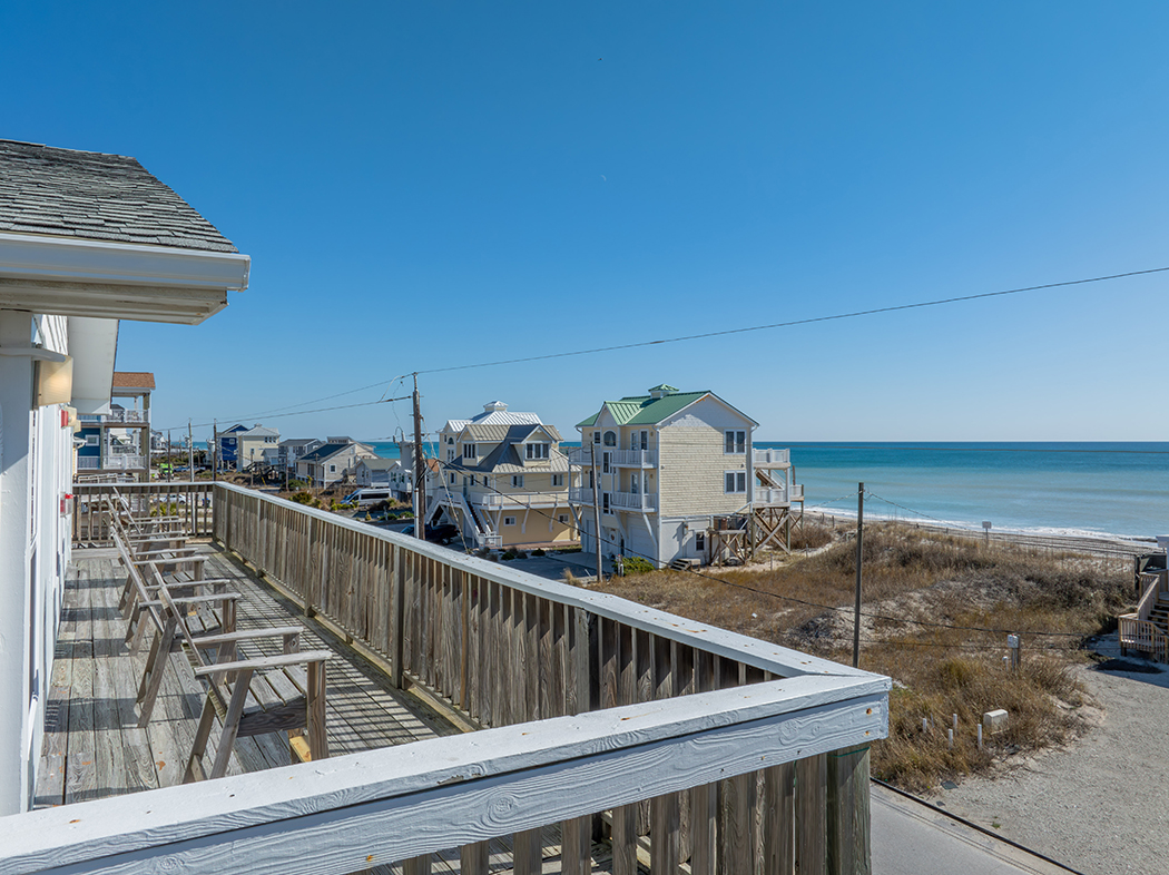 Multiple decks with stunning views